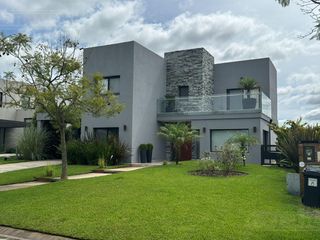 Foto 1 de Casa en venta en el Barrio Vistas, PUERTOS / ESCOBAR