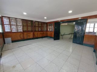 Foto 1 de ALQUILER DE AMPLIO LOCAL REMODELADO EN AVENIDA PRINCIPAL