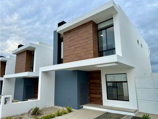 Foto 11 de URBANIZACION BARU - CASAS NUEVAS AL SUR DE MANTA DESDE $105.000