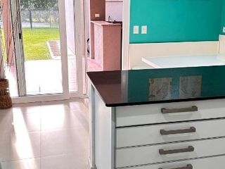 Foto 11 de Casa en alquiler en Loma Verde