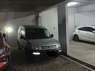 Foto 1 de Venta de cochera en excelente ubicación V. Urquiza