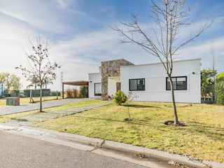 Foto 3 de CASA UNA PLANTA ALQUILER Bo S FRANCISCO AL AGUA