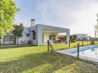 Foto 17 de CASA UNA PLANTA ALQUILER Bo S FRANCISCO AL AGUA