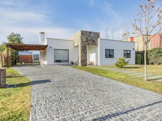 Foto 4 de CASA UNA PLANTA ALQUILER Bo S FRANCISCO AL AGUA