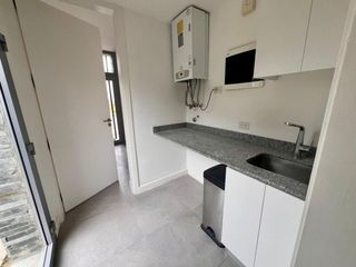 Foto 9 de VENTA CASA 4 AMB + DEPENDENCIA EL CANTON NORTE