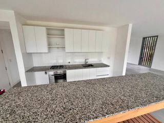 Foto 6 de VENTA CASA 4 AMB + DEPENDENCIA EL CANTON NORTE
