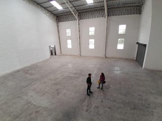 Foto 4 de Galpón en  renta en Calacali