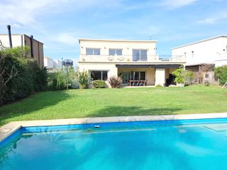 Foto 4 de Exclete Casa de 200 m² C/s Muebles en San Gabriel Terreno 840 m²