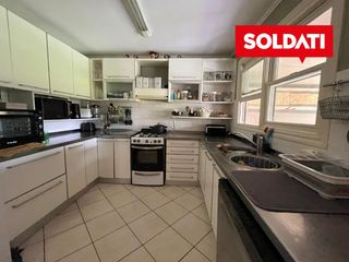 Foto 6 de Casa en venta en Laureles - hermoso jardin