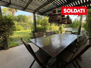 Foto 1 de Casa en venta en Laureles - hermoso jardin