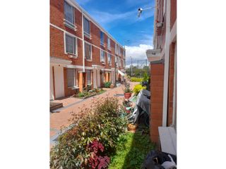 Foto 2 de Venta de Casa en Laureles de Nueva Castilla - El Tintal, Bogotá