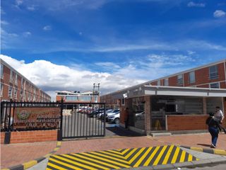 Foto 1 de Venta de Casa en Laureles de Nueva Castilla - El Tintal, Bogotá