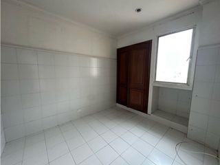 Foto 9 de AMPLIOS Y ELEGANTES  ESPACIOS EN APARTAMENTO EN BARRIO EL GOLF