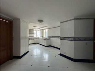 Foto 7 de AMPLIOS Y ELEGANTES  ESPACIOS EN APARTAMENTO EN BARRIO EL GOLF