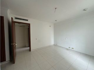 Foto 16 de AMPLIOS Y ELEGANTES  ESPACIOS EN APARTAMENTO EN BARRIO EL GOLF