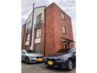 Foto 1 de CASA EN VENTA MIRANDELA - BOGOTA