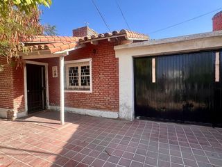Foto 2 de Venta Casa a Reciclar en Dorrego, Guaymallén