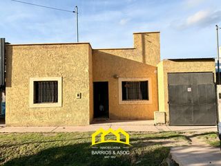 Foto 1 de Casa en venta de 2 dormitorios c/ cochera en San Rafael