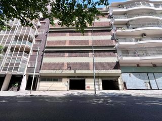 Foto 7 de VENTA 3 COCHERAS! ACCESO CON ASCENSOR P/AUTOS.