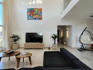 Foto 10 de VENTA CASA 6 AMBIENTES BARRIO CARPINCHOS NORDELTA