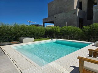 Foto 47 de VENTA CASA 6 AMBIENTES BARRIO CARPINCHOS NORDELTA