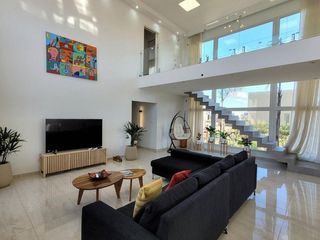 Foto 8 de VENTA CASA 6 AMBIENTES BARRIO CARPINCHOS NORDELTA