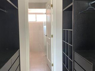 Foto 26 de VENTA CASA 4 DORMITORIOS, CADA UNO CON BAÑO,  EN CUMBAYA