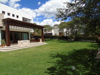 Foto 2 de Vendo casa Urb La Viña
