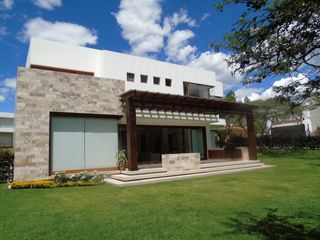 Foto 4 de Vendo casa Urb La Viña