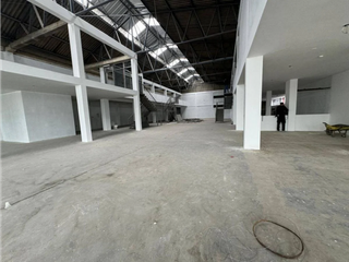 Foto 19 de Alquiler de Local Comercial de Estreno – 2.100 m² – Guayaquil
