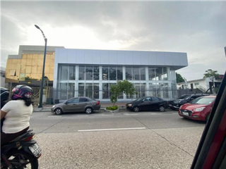 Foto 1 de Alquiler de Local Comercial de Estreno – 2.100 m² – Guayaquil