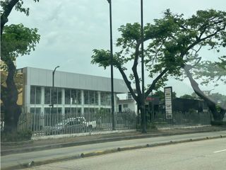 Foto 5 de Alquiler de Local Comercial de Estreno – 2.100 m² – Guayaquil