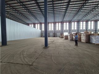 Foto 13 de Guayaquil en Via Daule Alquilo bodega 4850 m2
