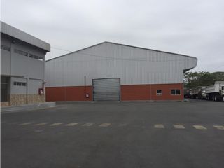 Foto 2 de VA A LA COSTA Y PERIMETRAL alquilo bodega 2944 m²