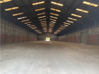 Foto 1 de VA A LA COSTA Y PERIMETRAL alquilo bodega 2944 m²