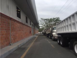 Foto 17 de VA A LA COSTA Y PERIMETRAL alquilo bodega 2410 m²