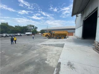 Foto 2 de VA A LA COSTA Y PERIMETRAL alquilo bodega 2410 m²