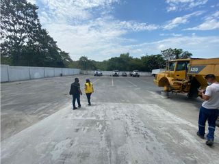 Foto 6 de VA A LA COSTA Y PERIMETRAL alquilo bodega 2410 m²
