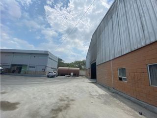 Foto 11 de VA A LA COSTA Y PERIMETRAL alquilo bodega 2410 m²