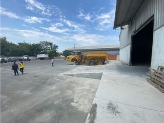 Foto 4 de VA A LA COSTA Y PERIMETRAL alquilo bodega 2410 m²