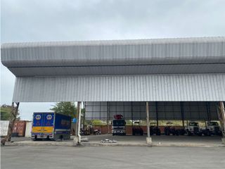 Foto 3 de Via a La Costa Bodegas en Alquiler 4.200 m²