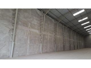 Foto 8 de Arriendo Bodegas Sector Durán Desde 1.300 m²