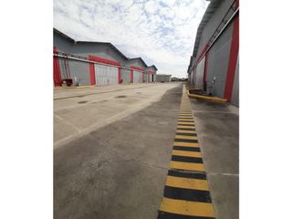 Foto 2 de Arriendo Bodegas Sector Durán Desde 1.300 m²