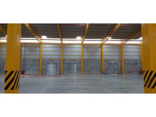 Foto 5 de DURAN Se alquilan naves industriales de 8000 m2 