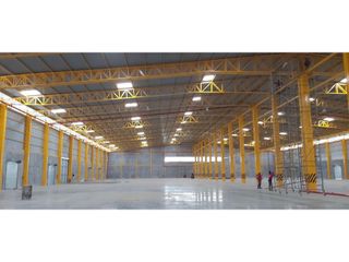 Foto 2 de DURAN Se alquilan naves industriales de 8000 m2 