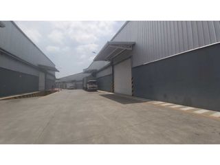 Foto 1 de Alquilo bodega 14.000 m2 en Via Daule