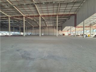 Foto 8 de Vía Daule se alquila bodegas 5500 m² ideal para farmaceuticas