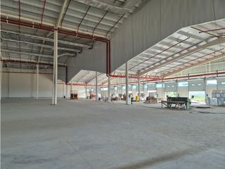 Foto 12 de Vía Daule se alquila bodegas 5500 m² ideal para farmaceuticas