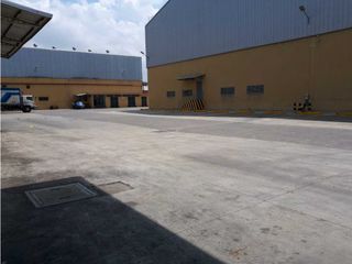 Foto 4 de Alquilo.Bodega 1.955 m2 en.Via.Daule