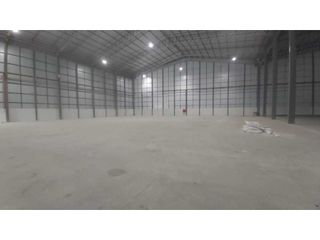 Foto 2 de Alquilo bodegas 6.375,36 m2 en Via Daule